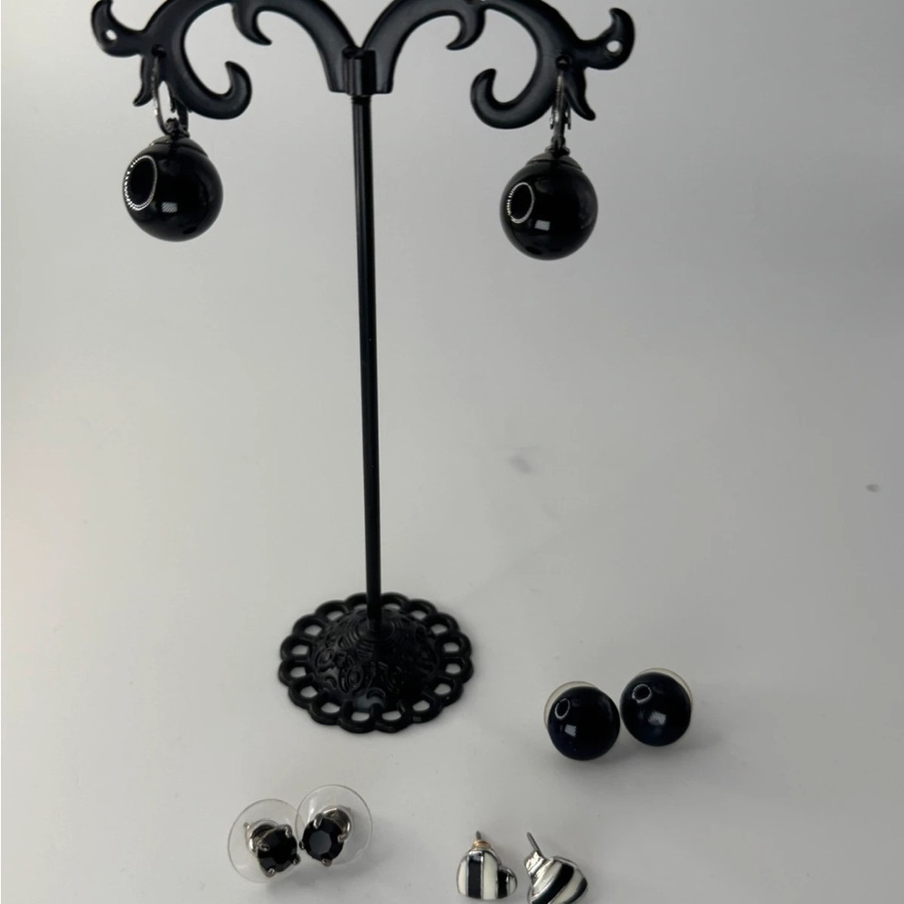 Black earring lot
